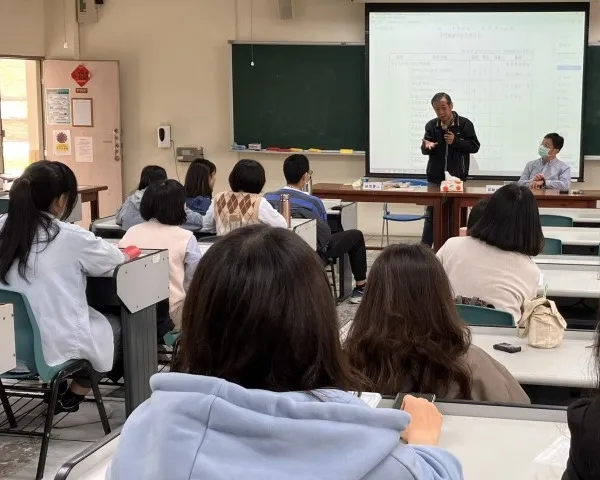 第一屆中等閩南語專長師資生-與院長有約餐會│20220329 第3張